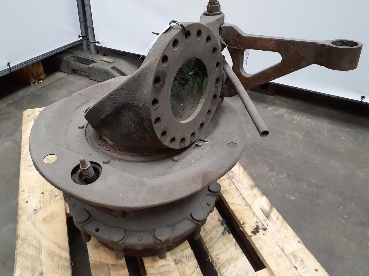 Krupp KMK 4070 Megatrak axle housing - Stupica - Autokranas: foto 4 Krupp KMK 4070 Megatrak axle housing - Stupica - Autokranas: foto 4