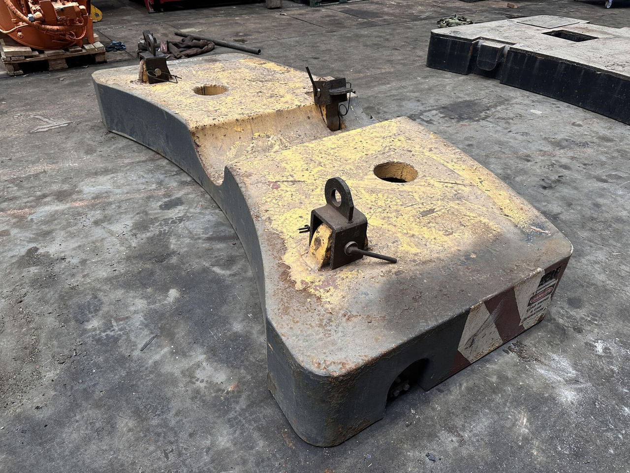 Krupp KMK 4080 - 5110 - 5120 Counterweight 5,8 ton - Atsvara - Autokranas: foto 3 Krupp KMK 4080 - 5110 - 5120 Counterweight 5,8 ton - Atsvara - Autokranas: foto 3