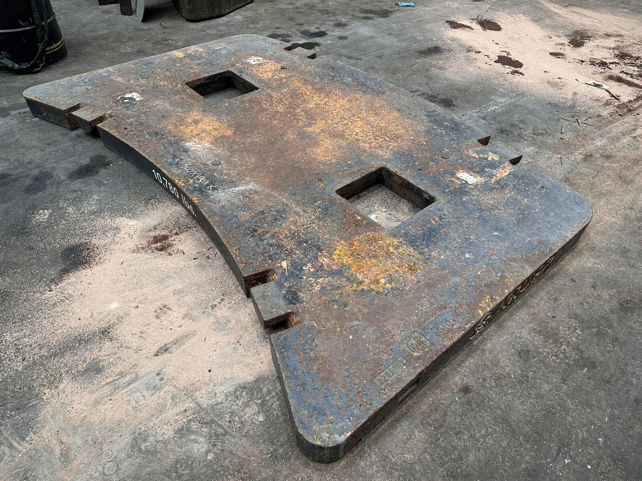 Krupp KMK 5160 counterweight 4,9 ton - Atsvara - Autokranas: foto 1 Krupp KMK 5160 counterweight 4,9 ton - Atsvara - Autokranas: foto 1