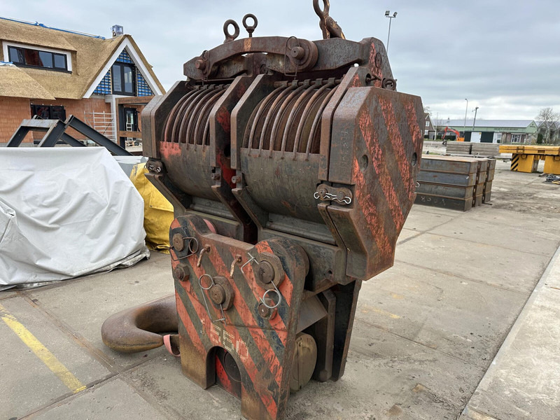 Liebherr 28mm 14 sheave 400 ton - Kranas-manipuliatorius: foto 4 Liebherr 28mm 14 sheave 400 ton - Kranas-manipuliatorius: foto 4