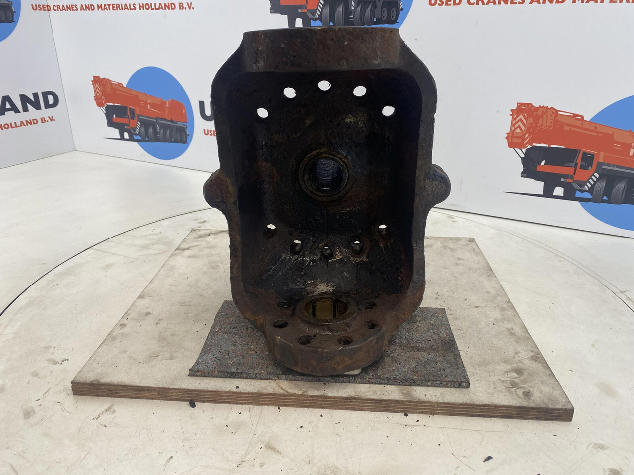 Liebherr LTM 1025 Steering knuckle 16 holes axle 1 - Stupica - Autokranas: foto 5 Liebherr LTM 1025 Steering knuckle 16 holes axle 1 - Stupica - Autokranas: foto 5