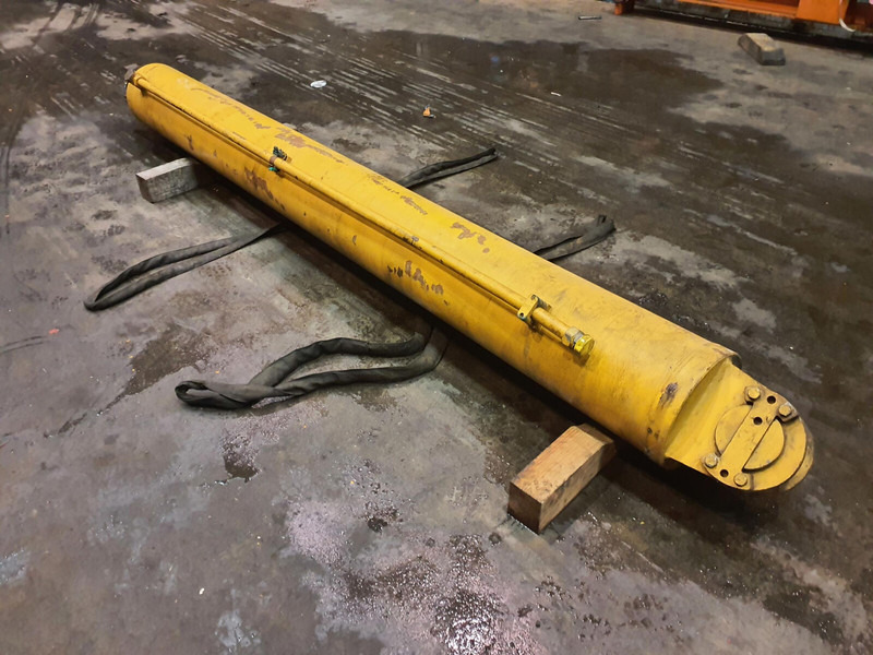 Liebherr LTM 1050-1 Boom cylinder - Hidraulinis cilindras - Kranas: foto 1 Liebherr LTM 1050-1 Boom cylinder - Hidraulinis cilindras - Kranas: foto 1