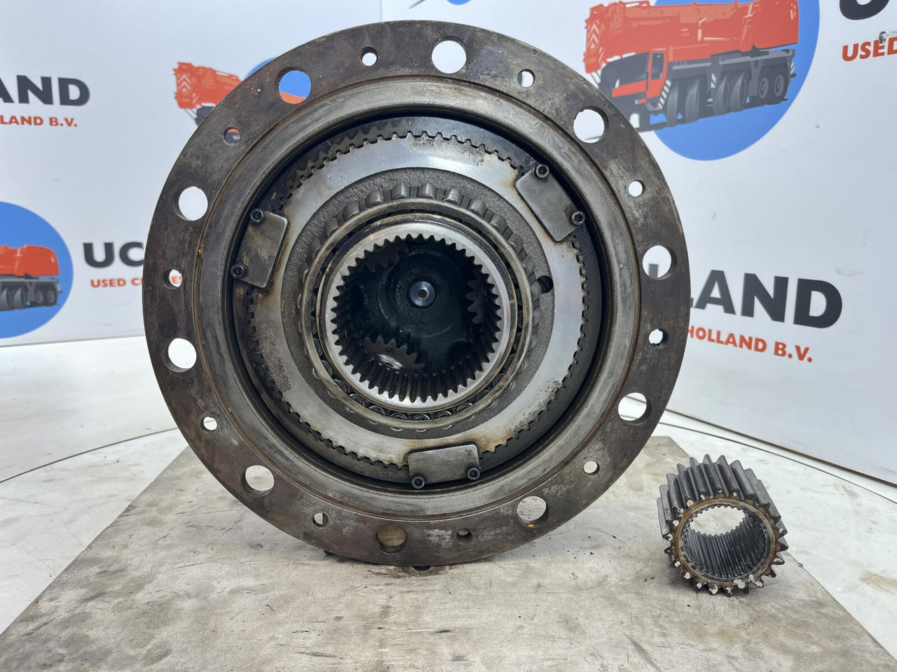 Liebherr LTM 1060 planetary gear 22-25-74-38-3pl-H135-46 - Šoninė pavara - Autokranas: foto 5 Liebherr LTM 1060 planetary gear 22-25-74-38-3pl-H135-46 - Šoninė pavara - Autokranas: foto 5