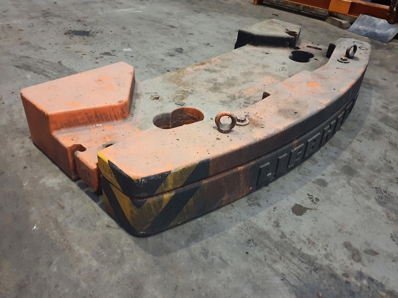 Liebherr LTM 1080-1 counterweight 0.8 ton - Atsvara - Statybinė technika: foto 1 Liebherr LTM 1080-1 counterweight 0.8 ton - Atsvara - Statybinė technika: foto 1
