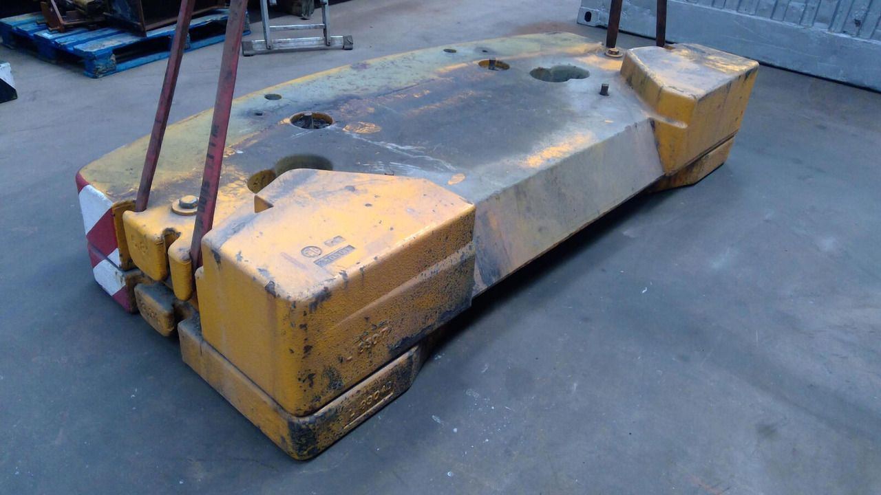 Liebherr LTM 1080-1 counterweight 5,8 ton - Atsvara - Autokranas: foto 3 Liebherr LTM 1080-1 counterweight 5,8 ton - Atsvara - Autokranas: foto 3
