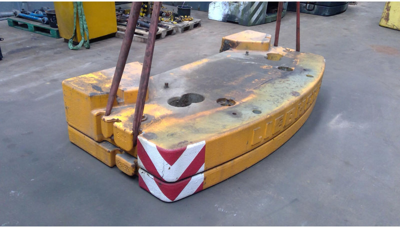 Liebherr LTM 1080-1 counterweight 5,8 ton - Atsvara - Statybinė technika: foto 2 Liebherr LTM 1080-1 counterweight 5,8 ton - Atsvara - Statybinė technika: foto 2