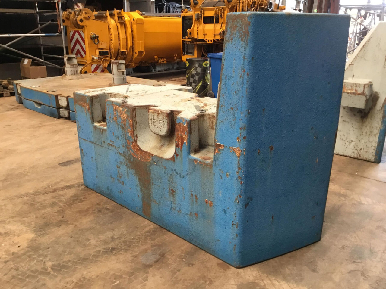 Liebherr LTM 1250-6.1 counterweight 12,5 ton - Atsvara - Autokranas: foto 3 Liebherr LTM 1250-6.1 counterweight 12,5 ton - Atsvara - Autokranas: foto 3