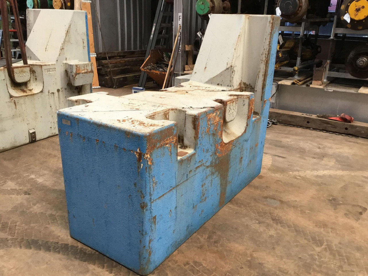 Liebherr LTM 1250-6.1 counterweight 12,5 ton - Atsvara - Autokranas: foto 2 Liebherr LTM 1250-6.1 counterweight 12,5 ton - Atsvara - Autokranas: foto 2