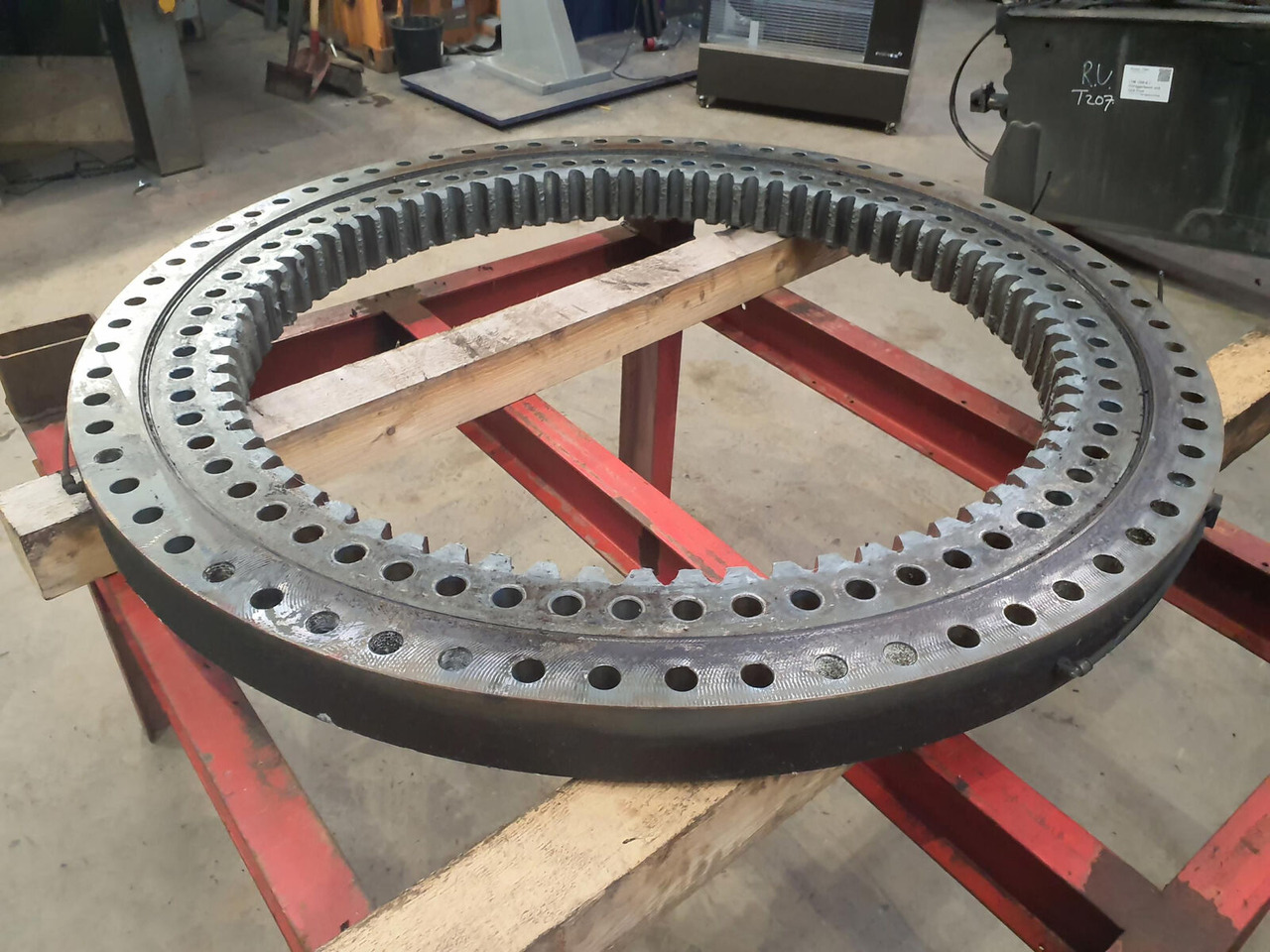 Liebherr MK 88 slewing ring - Pasukimo žiedas - Autokranas: foto 2 Liebherr MK 88 slewing ring - Pasukimo žiedas - Autokranas: foto 2