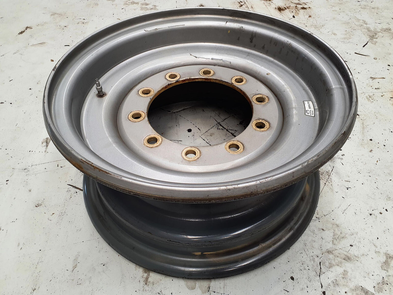 Liebherr Rim 445/95R25 10 12 1p - Ratlankis - Kranas: foto 1 Liebherr Rim 445/95R25 10 12 1p - Ratlankis - Kranas: foto 1