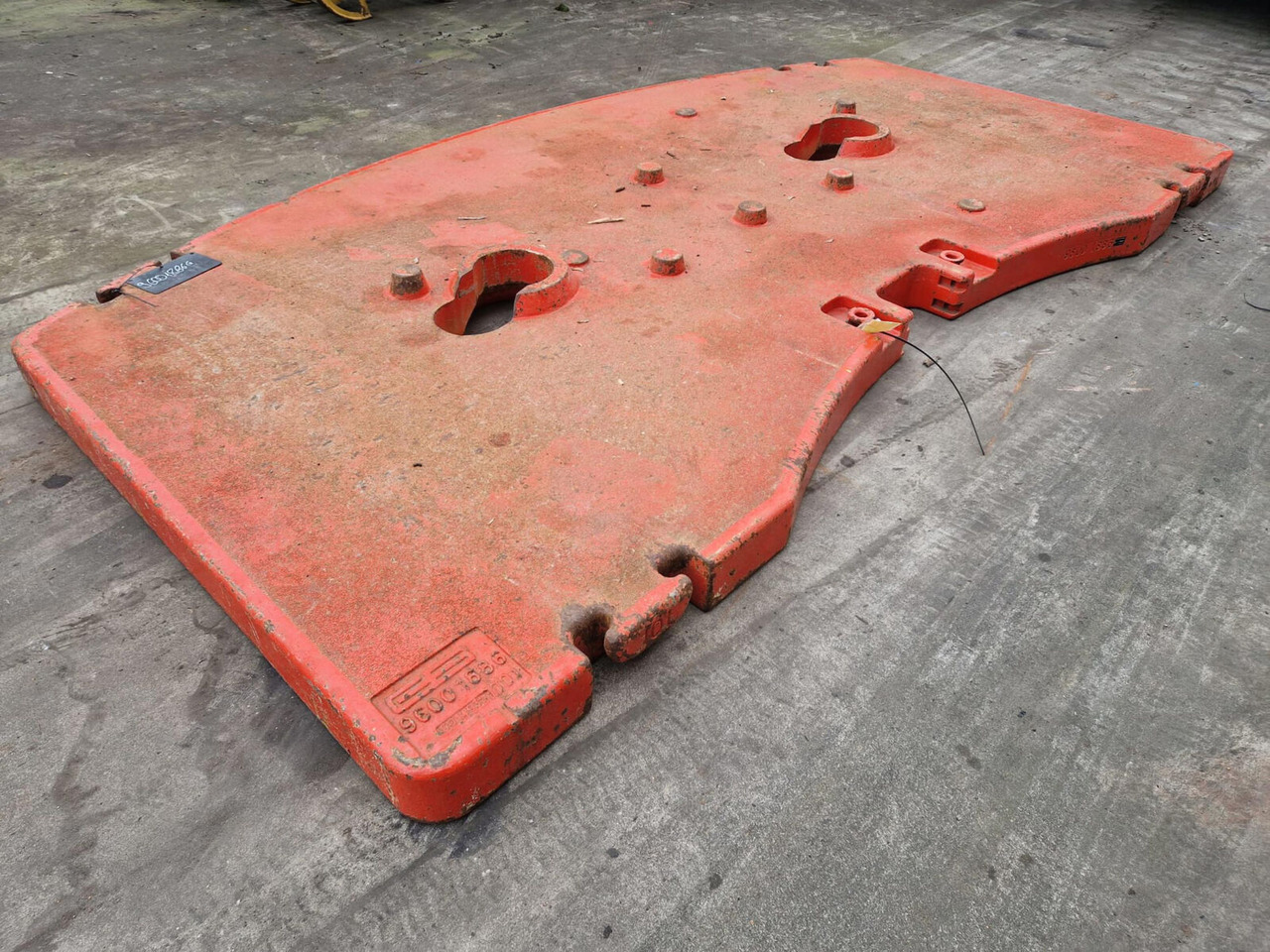 Liebherr TM 1160-5.2 counterweight 10 ton - Atsvara - Autokranas: foto 1 Liebherr TM 1160-5.2 counterweight 10 ton - Atsvara - Autokranas: foto 1