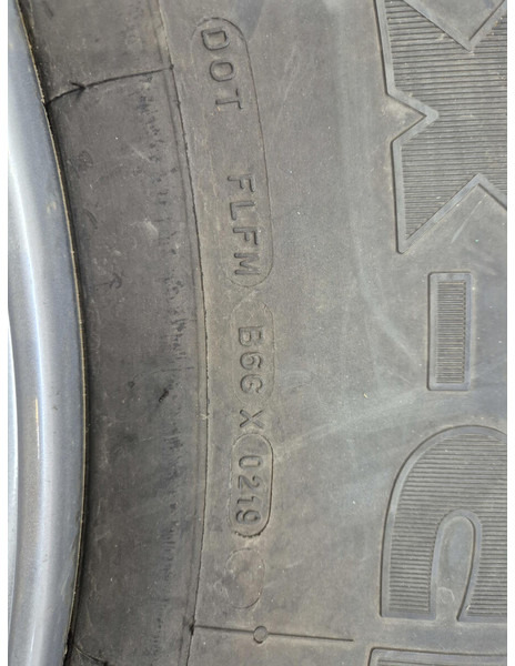 Liebherr Wheel 445/95R25 10 12 1p - Padangos ir ratlankiai - Kranas: foto 4 Liebherr Wheel 445/95R25 10 12 1p - Padangos ir ratlankiai - Kranas: foto 4