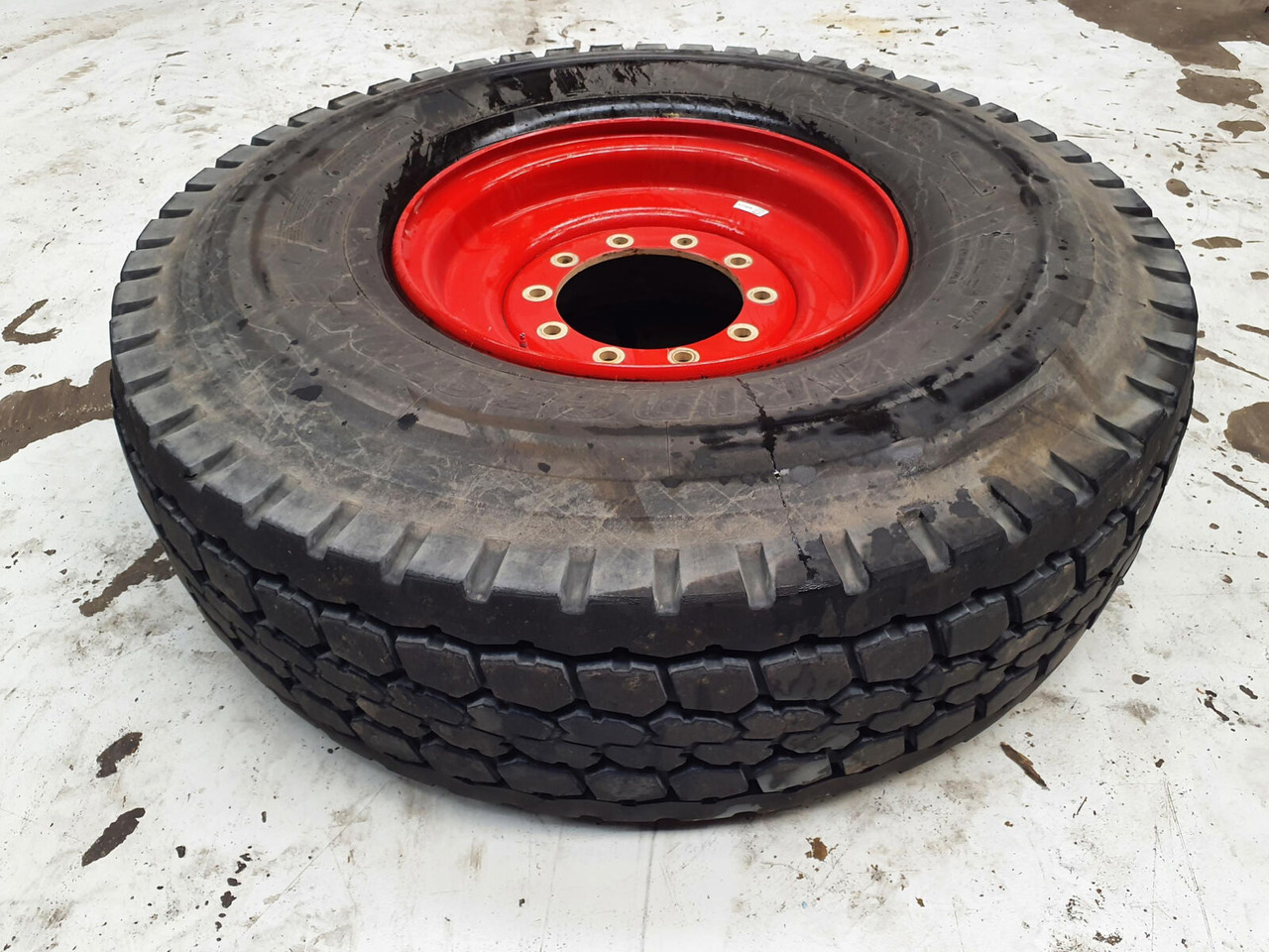 Liebherr Wheel 445/95R25 10 12 1p - Ratas - Kranas: foto 1 Liebherr Wheel 445/95R25 10 12 1p - Ratas - Kranas: foto 1