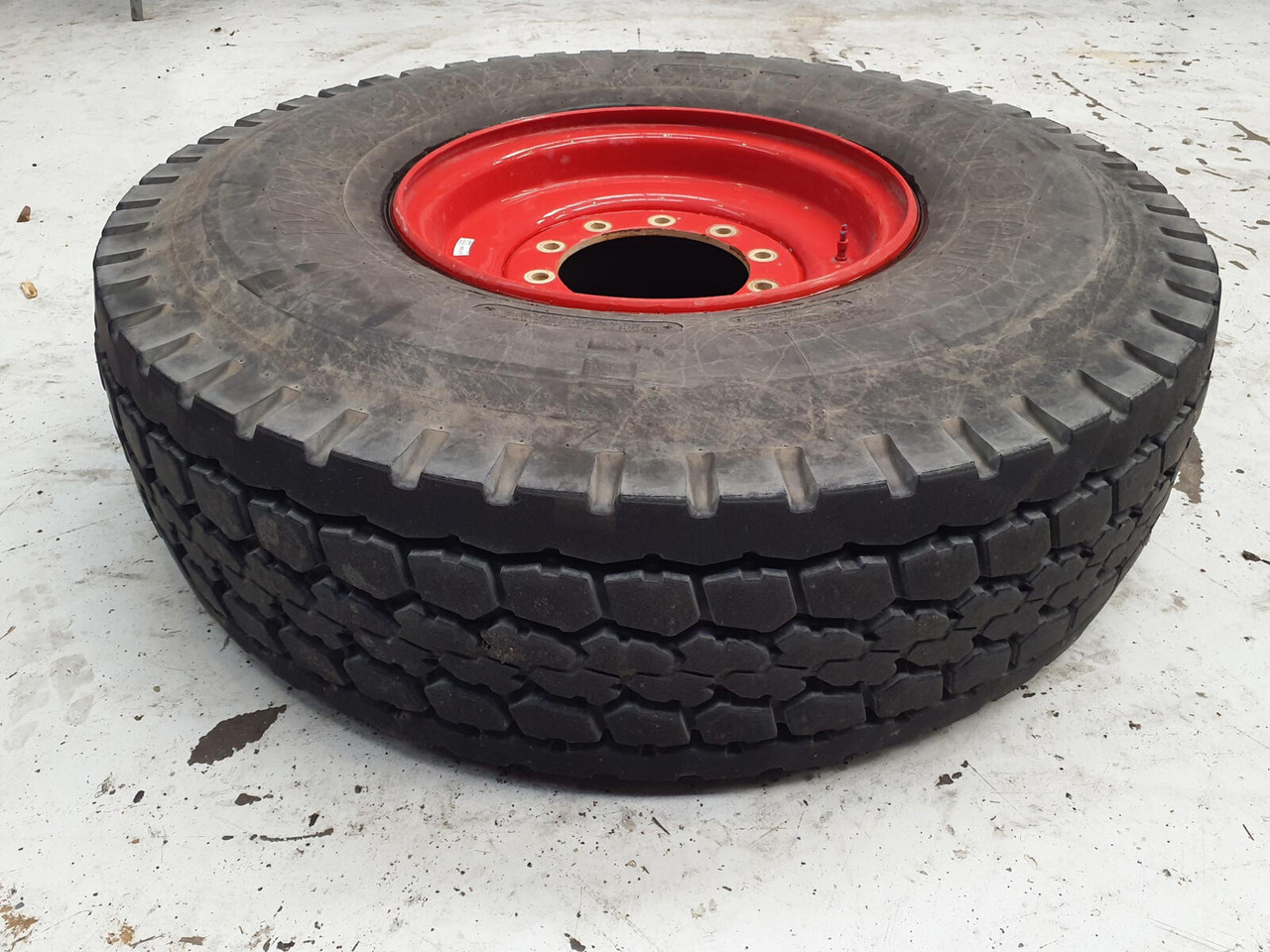 Liebherr Wheel 445/95R25 10 12 1p - Ratas - Kranas: foto 1 Liebherr Wheel 445/95R25 10 12 1p - Ratas - Kranas: foto 1