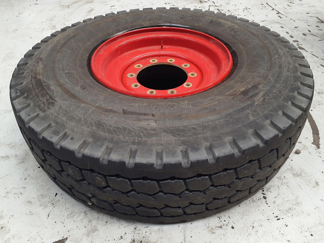 Liebherr Wheel 445/95R25 10 12 1p - Ratas - Kranas: foto 1 Liebherr Wheel 445/95R25 10 12 1p - Ratas - Kranas: foto 1