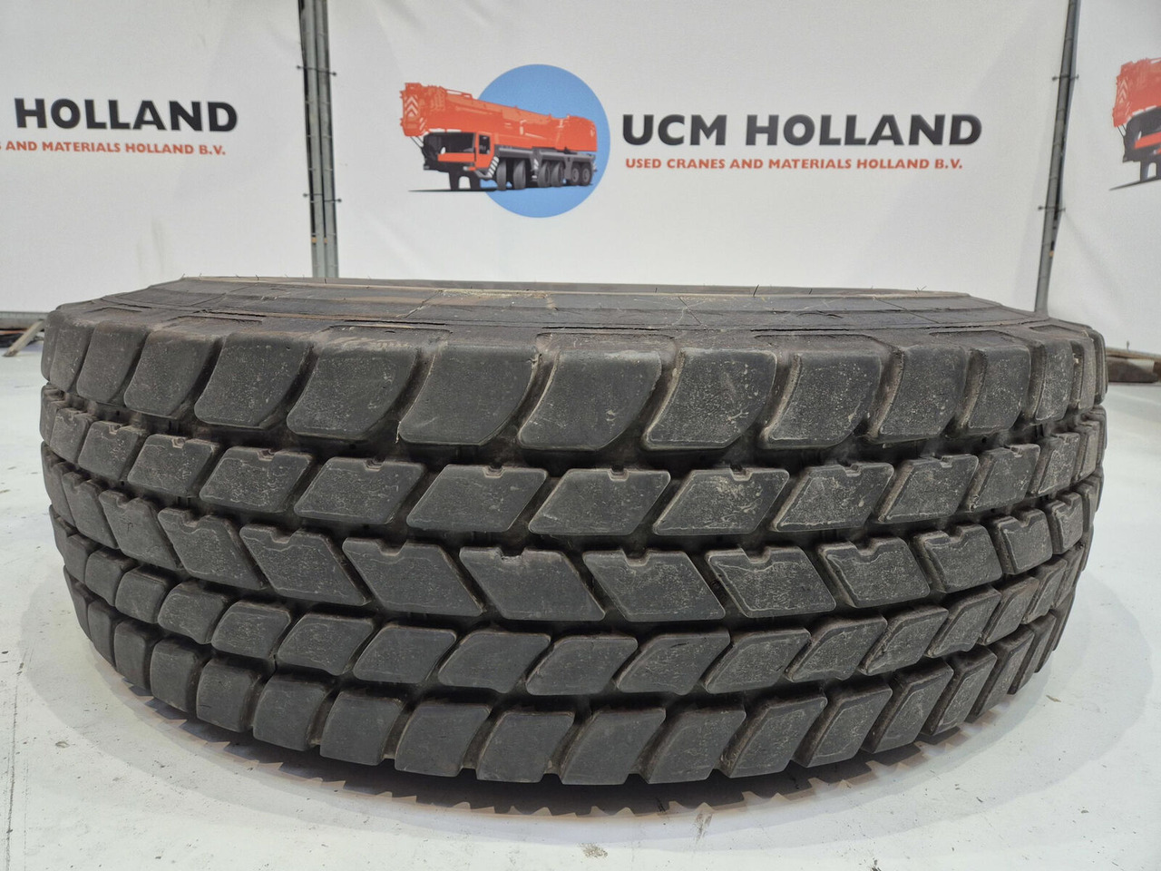 Liebherr Wheel 445/95R25 10 12 1p - Ratas - Kranas: foto 3 Liebherr Wheel 445/95R25 10 12 1p - Ratas - Kranas: foto 3