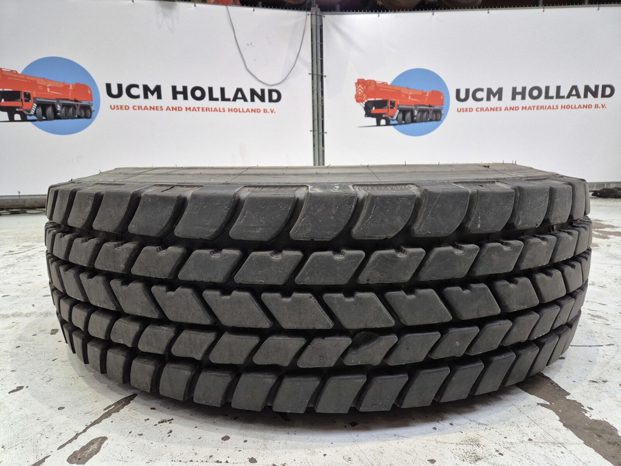 Liebherr Wheel 445/95R25 10 12 1p - Ratas - Kranas: foto 3 Liebherr Wheel 445/95R25 10 12 1p - Ratas - Kranas: foto 3