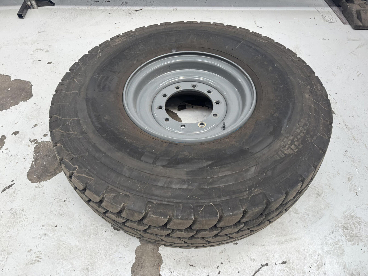Liebherr Wheel 445/95R25 10 12 1p - Ratas - Kranas: foto 3 Liebherr Wheel 445/95R25 10 12 1p - Ratas - Kranas: foto 3