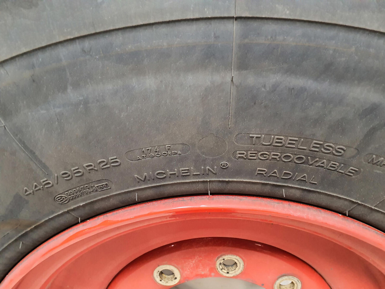 Liebherr Wheel 445/95R25 10 12 1p - Ratas - Kranas: foto 5 Liebherr Wheel 445/95R25 10 12 1p - Ratas - Kranas: foto 5