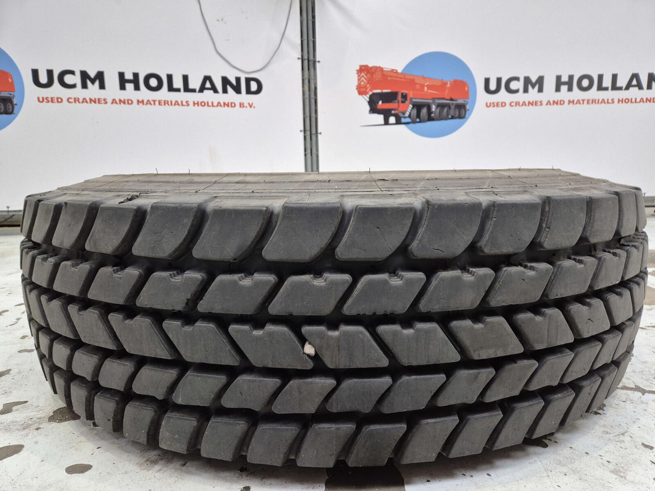 Liebherr Wheel 445/95R25 10 12 1p - Ratas - Kranas: foto 3 Liebherr Wheel 445/95R25 10 12 1p - Ratas - Kranas: foto 3