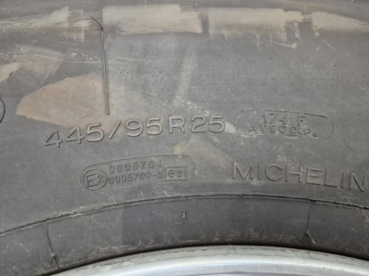 Liebherr Wheel 445/95R25 10 12 1p - Ratas - Kranas: foto 5 Liebherr Wheel 445/95R25 10 12 1p - Ratas - Kranas: foto 5