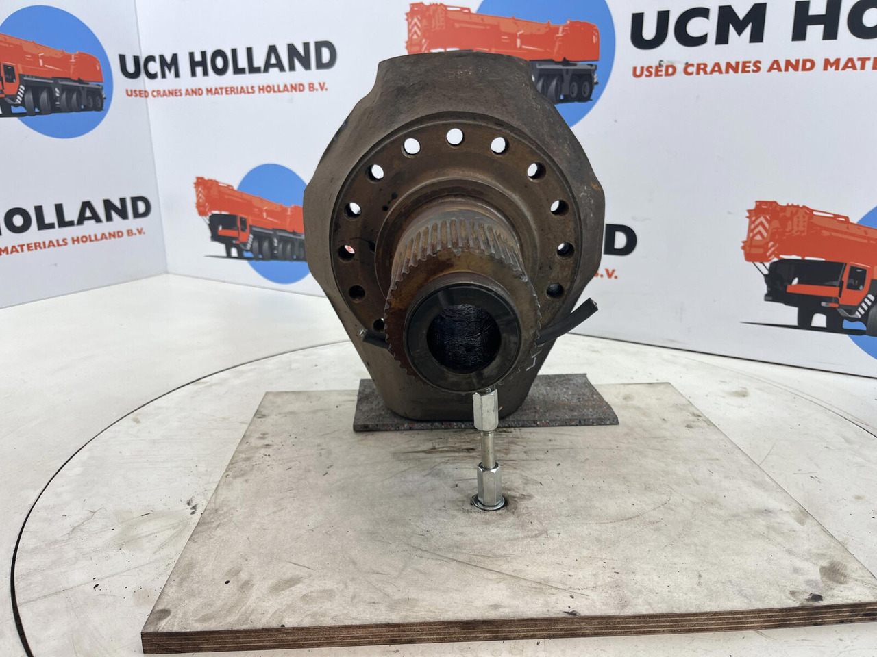 PPM ATT 400 Steering knuckle 16 holes axle 1 - Stupica - Kranas: foto 2 PPM ATT 400 Steering knuckle 16 holes axle 1 - Stupica - Kranas: foto 2