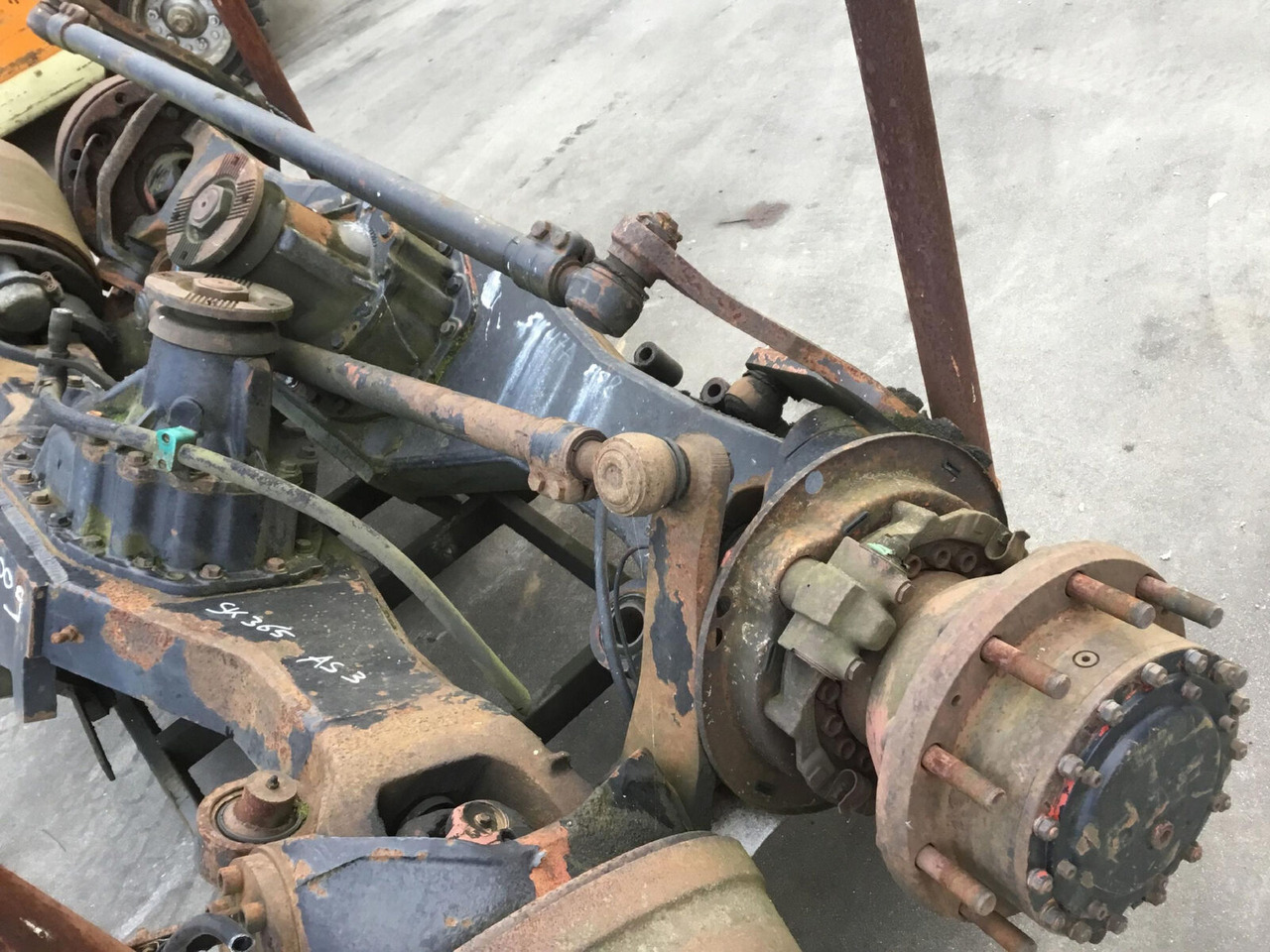 Spierings SK 477 axle 2 - Ašis ir dalys - Autokranas: foto 3 Spierings SK 477 axle 2 - Ašis ir dalys - Autokranas: foto 3