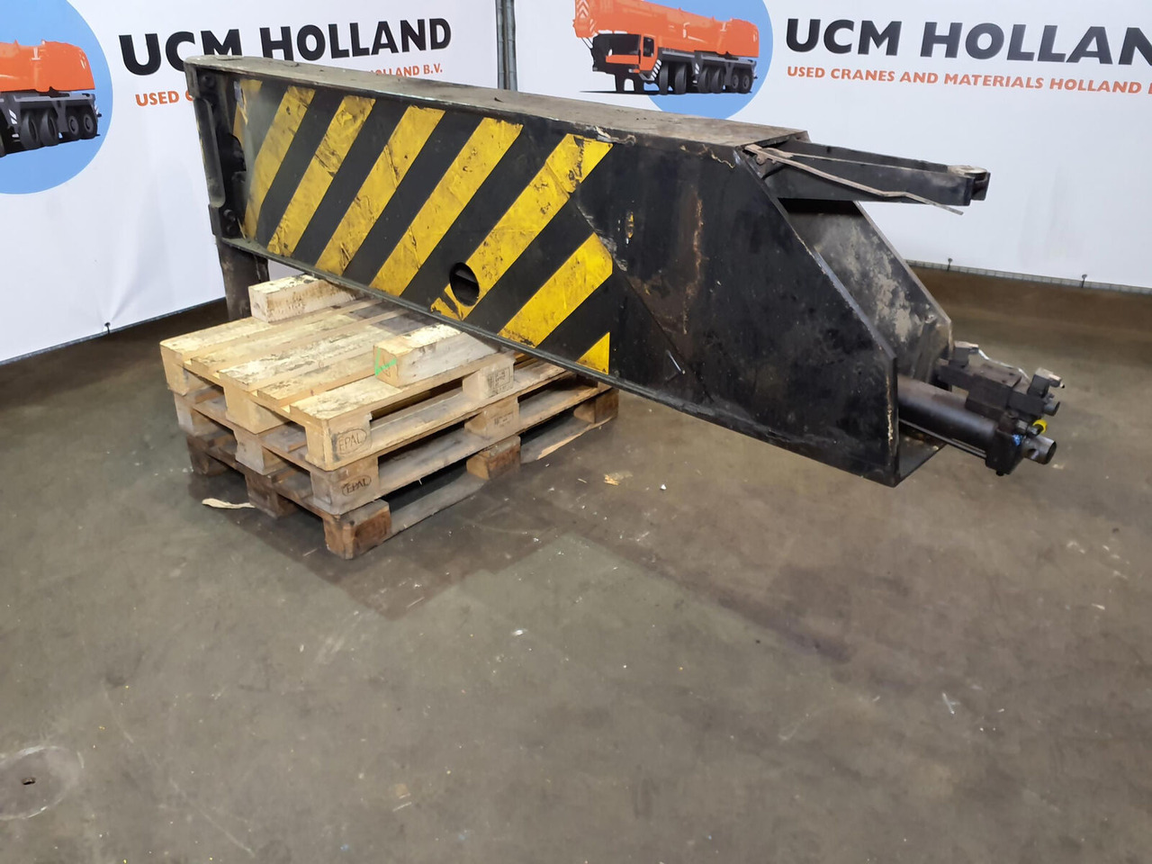 Terex AC 100 outrigger beam complete rear - Pakaba - Autokranas: foto 3 Terex AC 100 outrigger beam complete rear - Pakaba - Autokranas: foto 3