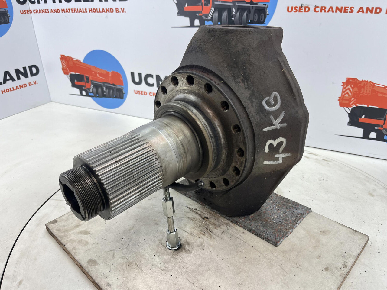 Terex AC 155 steering knuckle 16 holes axle 3 - Stupica - Autokranas: foto 1 Terex AC 155 steering knuckle 16 holes axle 3 - Stupica - Autokranas: foto 1