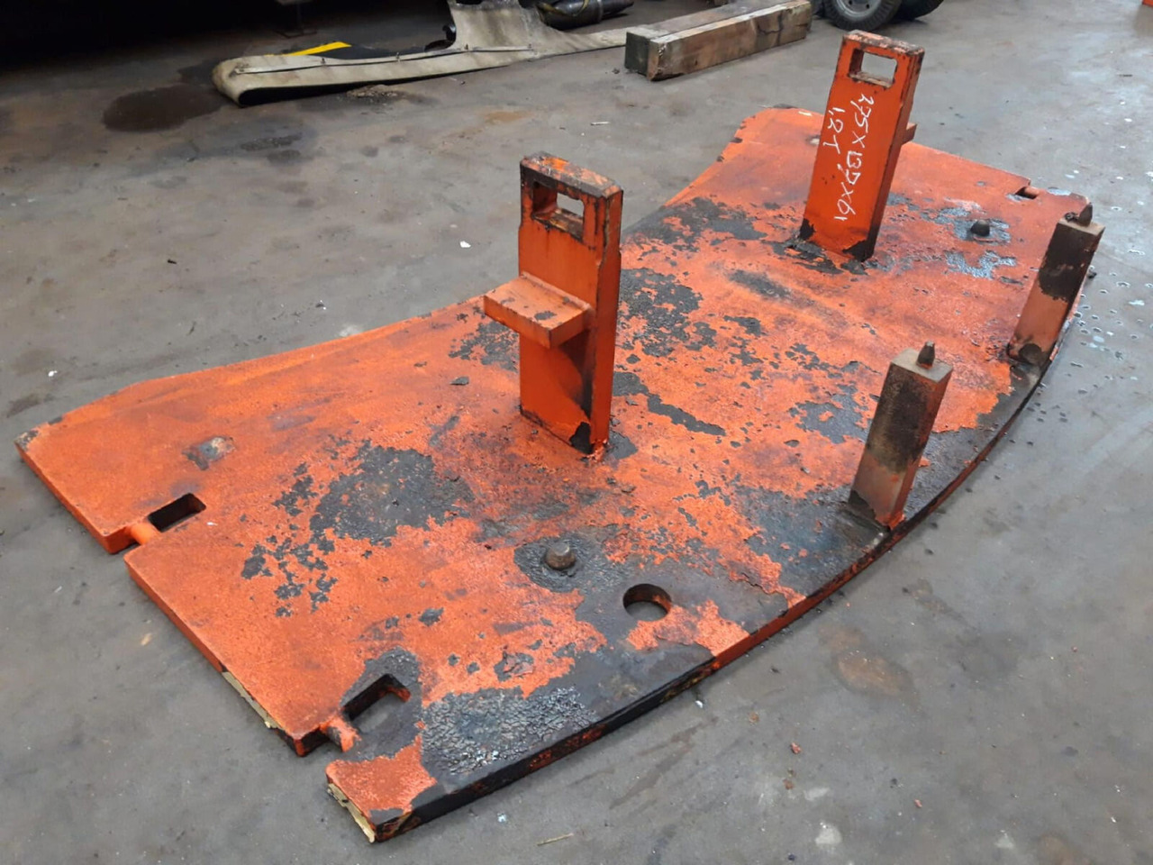 Terex AC 205 counterweight 1,2 ton - Atsvara - Autokranas: foto 3 Terex AC 205 counterweight 1,2 ton - Atsvara - Autokranas: foto 3