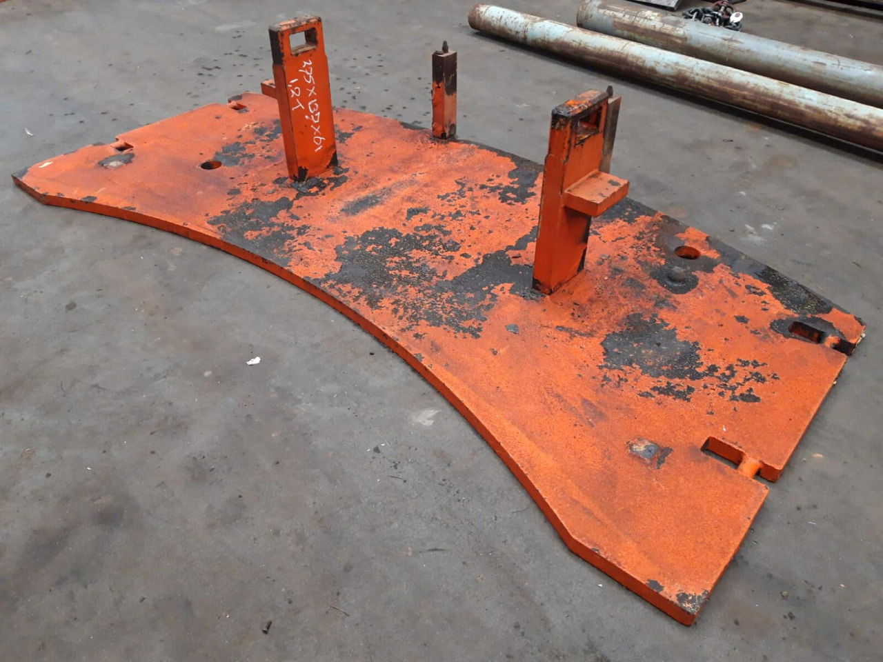 Terex AC 205 counterweight 1,2 ton - Atsvara - Autokranas: foto 1 Terex AC 205 counterweight 1,2 ton - Atsvara - Autokranas: foto 1