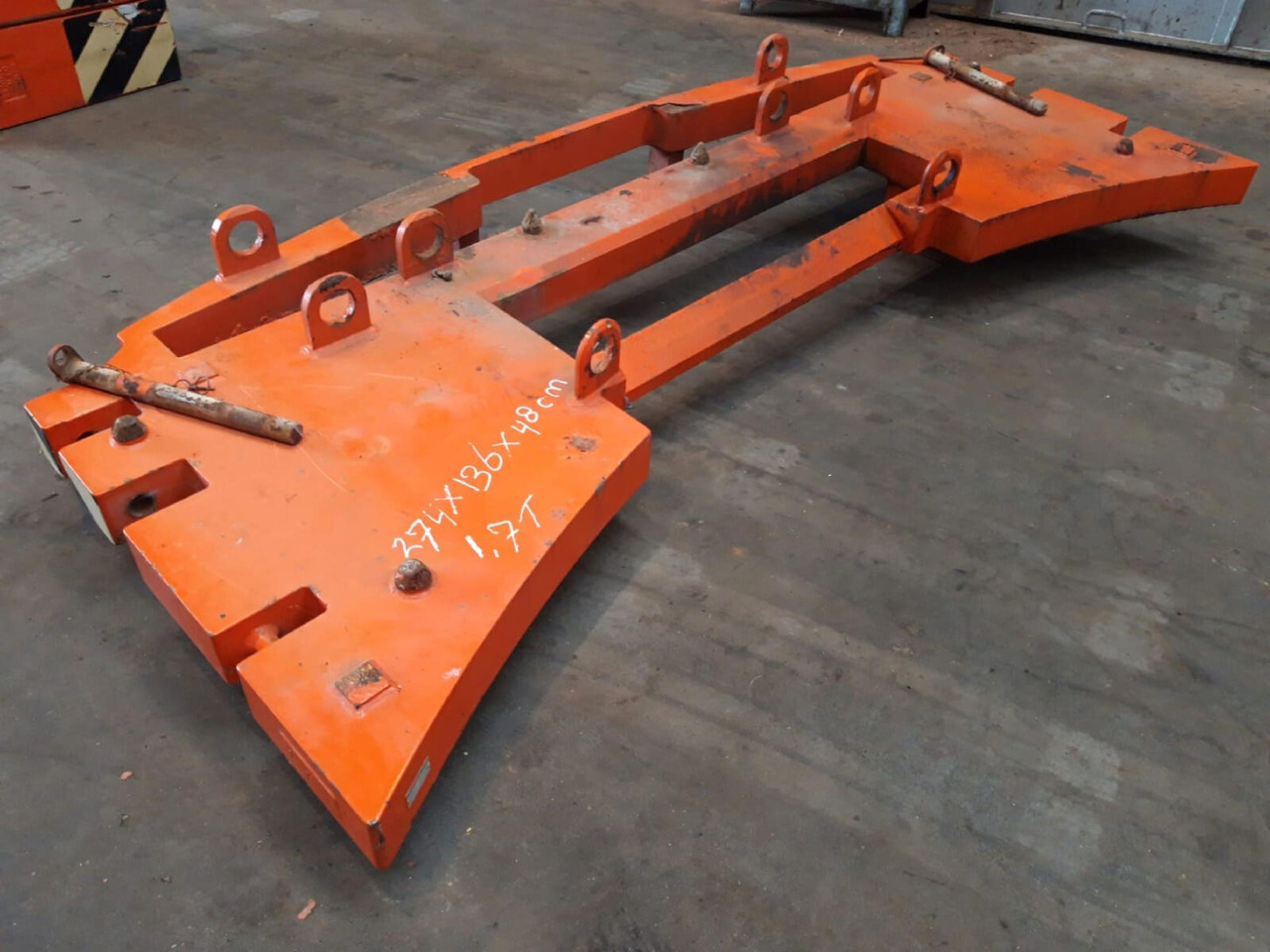 Terex AC 205 counterweight 1,7 ton - Atsvara - Autokranas: foto 3 Terex AC 205 counterweight 1,7 ton - Atsvara - Autokranas: foto 3