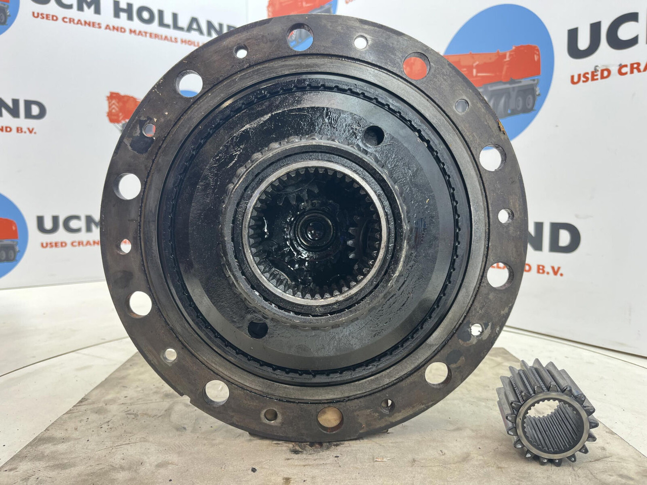 Terex AC 40-1 city planetary drive 17-24-67-32-3pl-H85-42 - Šoninė pavara - Autokranas: foto 4 Terex AC 40-1 city planetary drive 17-24-67-32-3pl-H85-42 - Šoninė pavara - Autokranas: foto 4