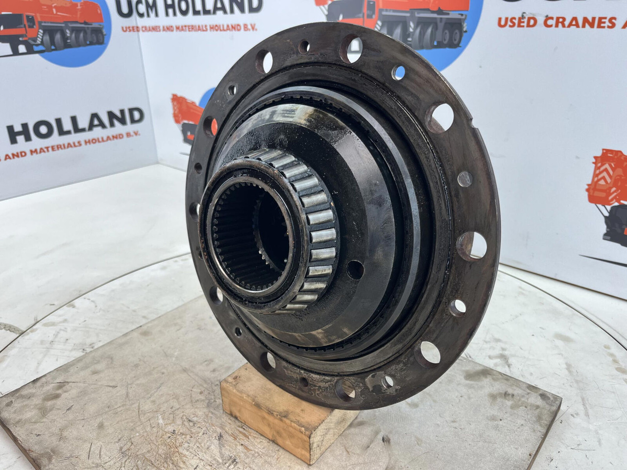 Terex AC 40-1 city planetary drive 17-24-67-32-3pl-H85-42 - Šoninė pavara - Autokranas: foto 3 Terex AC 40-1 city planetary drive 17-24-67-32-3pl-H85-42 - Šoninė pavara - Autokranas: foto 3