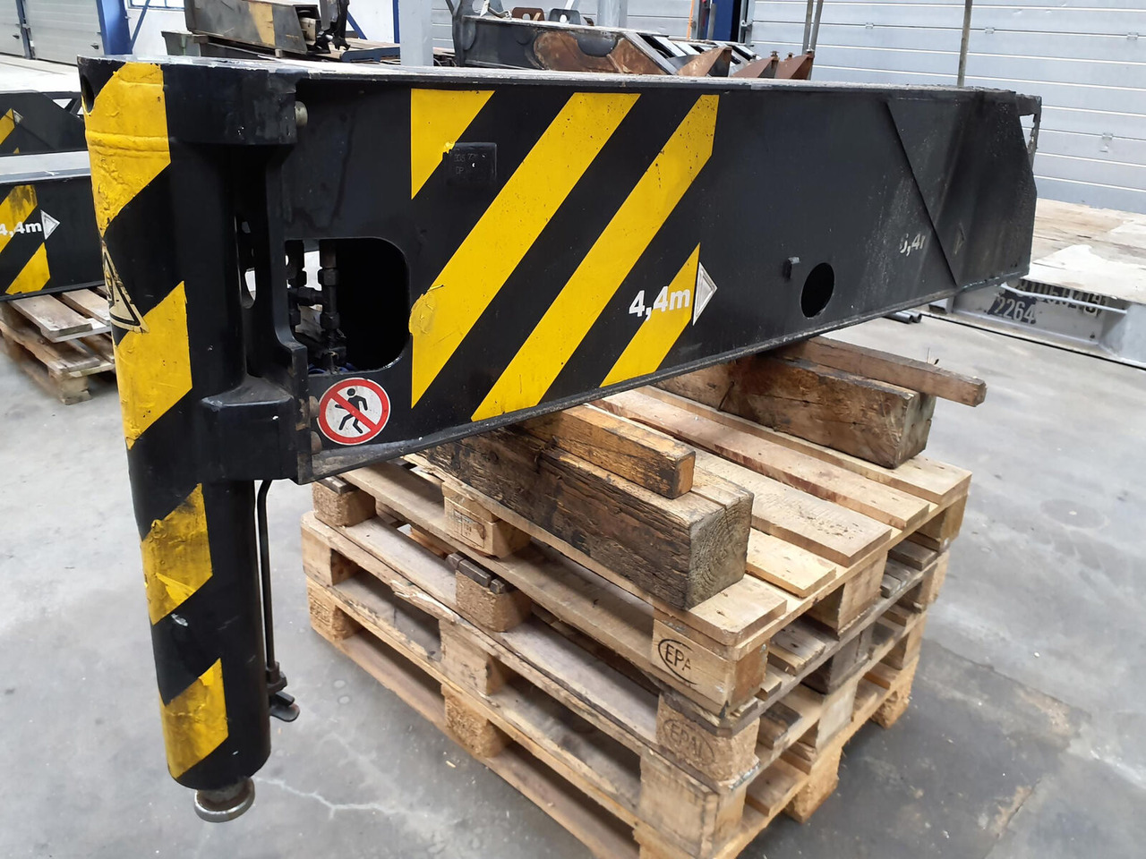 Terex AC 50 outrigger rear with outrigger cylinder - Pakaba - Autokranas: foto 2 Terex AC 50 outrigger rear with outrigger cylinder - Pakaba - Autokranas: foto 2