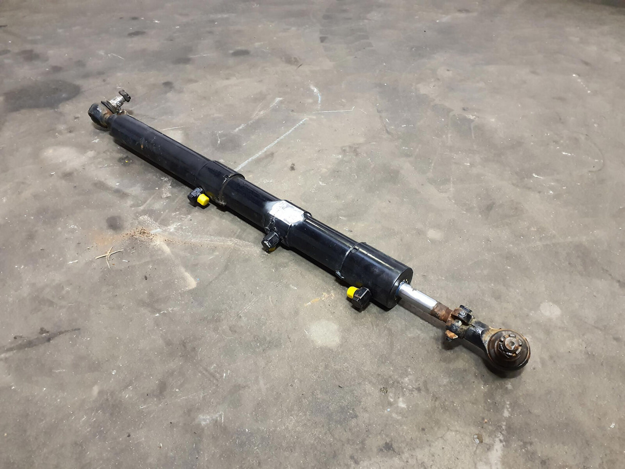 Terex AC 700 Steering Cylinder alxe 8 and 9 - Hidraulinis cilindras - Kranas: foto 1 Terex AC 700 Steering Cylinder alxe 8 and 9 - Hidraulinis cilindras - Kranas: foto 1