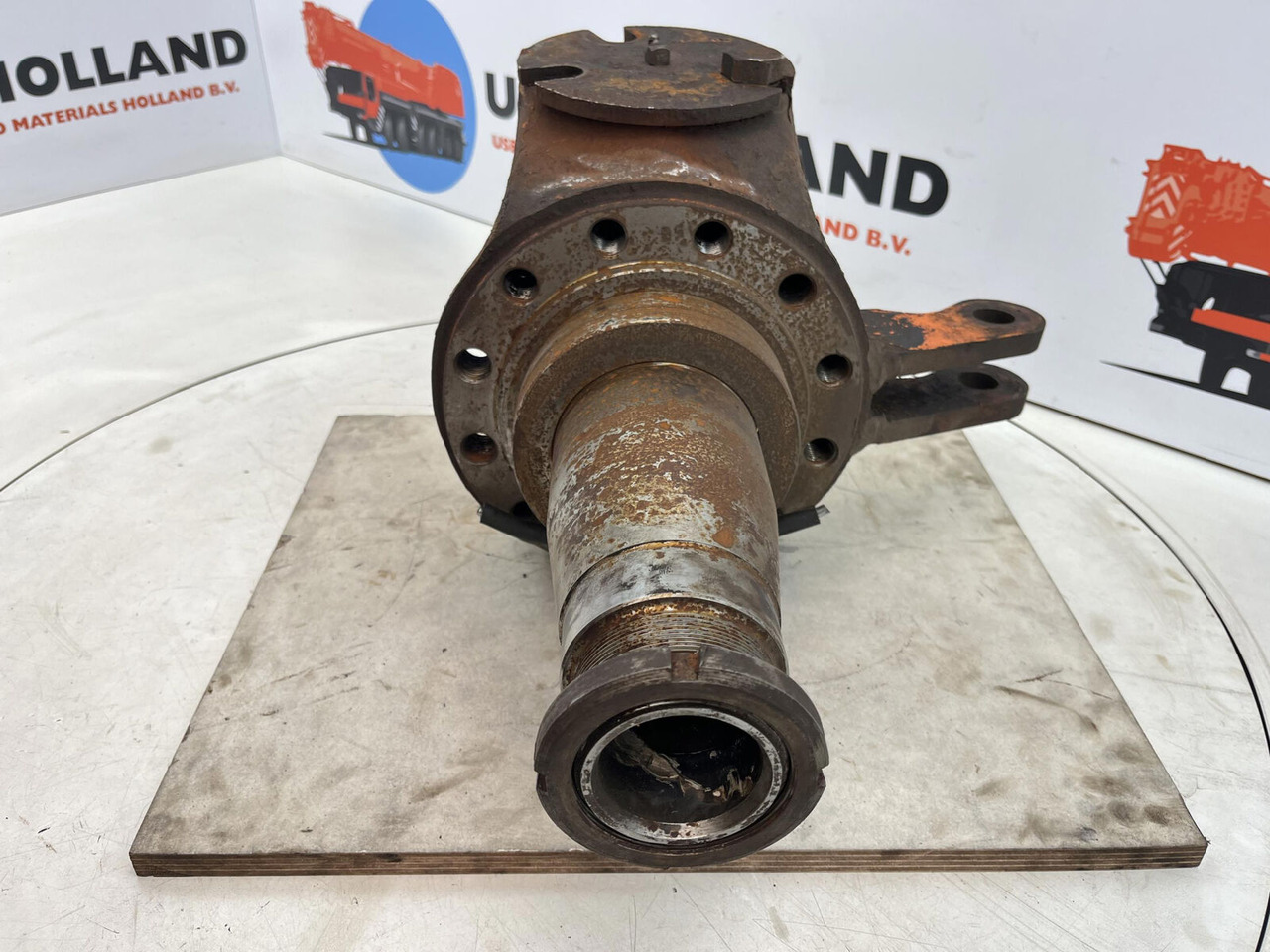 Terex HC 340 Steering knuckle 12 holes axle 1 - Stupica - Autokranas: foto 2 Terex HC 340 Steering knuckle 12 holes axle 1 - Stupica - Autokranas: foto 2