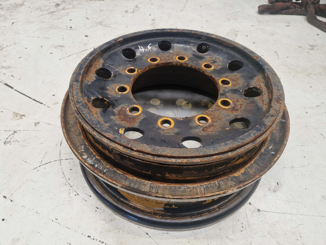 Terex Rim 385/95R25 10 4.6 3p - Ratlankis - Kranas: foto 1 Terex Rim 385/95R25 10 4.6 3p - Ratlankis - Kranas: foto 1