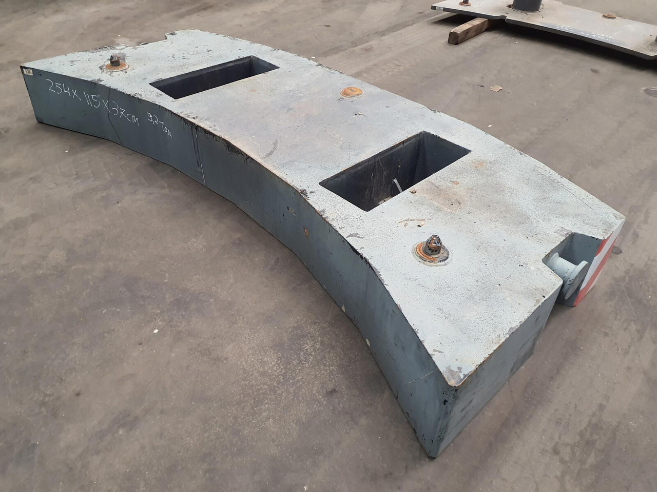 Terex Terex Demag Challenger 4200 counterweight 3.2 Ton - Atsvara - Autokranas: foto 2 Terex Terex Demag Challenger 4200 counterweight 3.2 Ton - Atsvara - Autokranas: foto 2