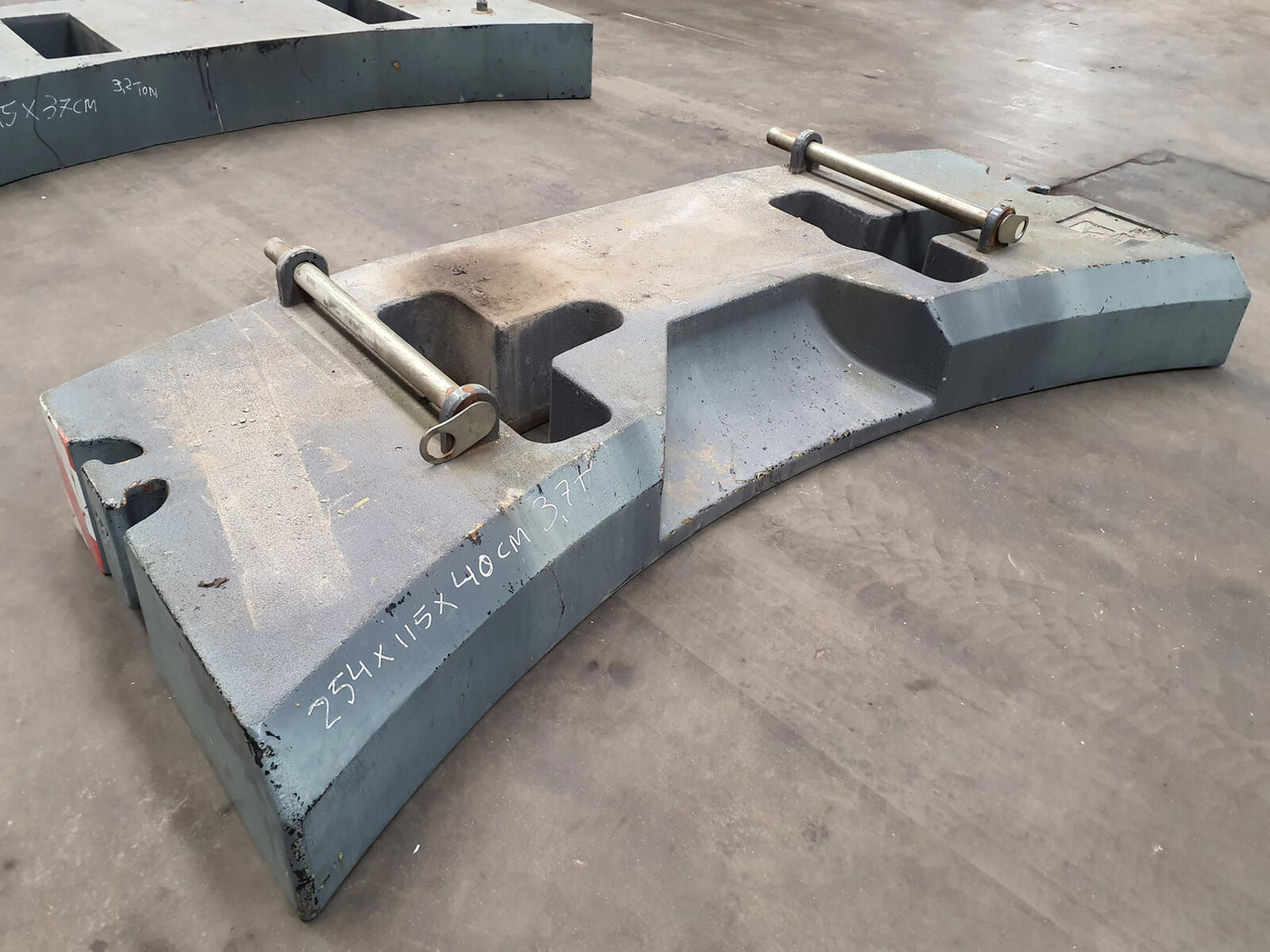 Terex Terex Demag Challenger 4200 counterweight 3.7 Ton - Atsvara - Autokranas: foto 1 Terex Terex Demag Challenger 4200 counterweight 3.7 Ton - Atsvara - Autokranas: foto 1