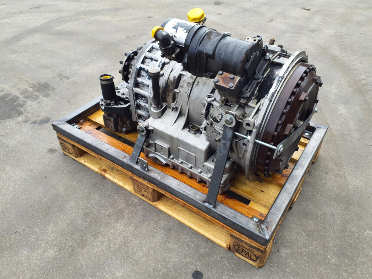 ZF LTM 1060 gearbox ZF 6HP-600 - Pavarų dėžė - Autokranas: foto 4 ZF LTM 1060 gearbox ZF 6HP-600 - Pavarų dėžė - Autokranas: foto 4