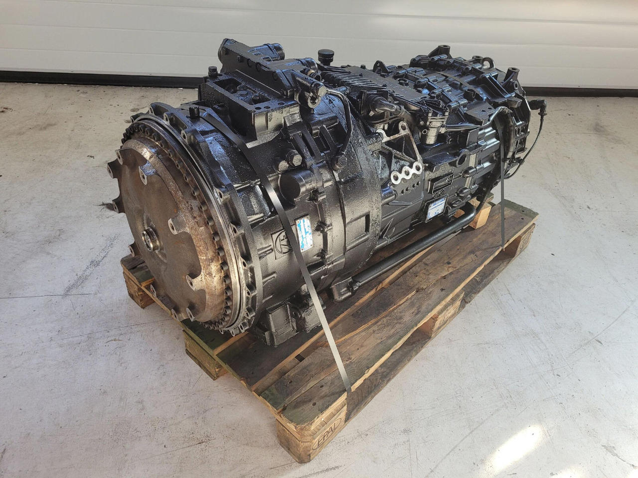 ZF LTM 1250-6.1 gearbox TC tronic 12 AS 3002 TC - Pavarų dėžė - Autokranas: foto 1 ZF LTM 1250-6.1 gearbox TC tronic 12 AS 3002 TC - Pavarų dėžė - Autokranas: foto 1