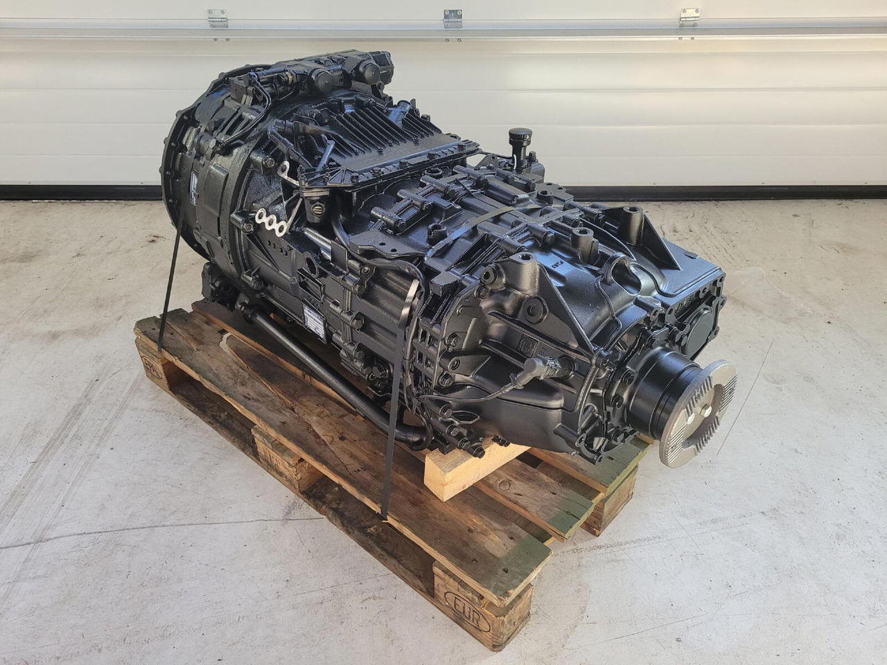 ZF LTM 1250-6.1 gearbox TC tronic 12 AS 3002 TC - Pavarų dėžė - Autokranas: foto 3 ZF LTM 1250-6.1 gearbox TC tronic 12 AS 3002 TC - Pavarų dėžė - Autokranas: foto 3
