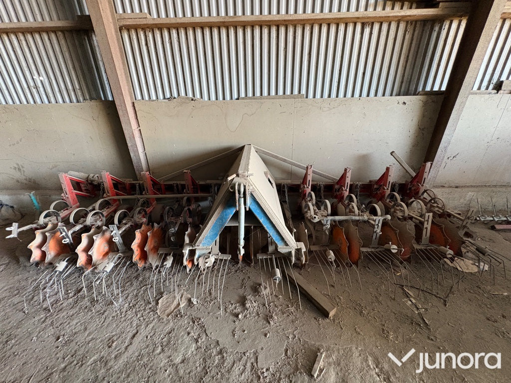 Fronthacka / Radhacka - Kverneland, 9radig - Akėčios: foto 1 Fronthacka / Radhacka - Kverneland, 9radig - Akėčios: foto 1