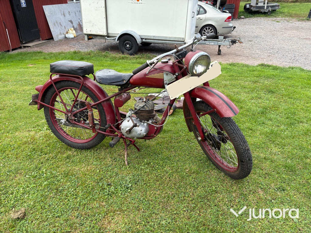 HUSQVARNA modell 228, 120 CC - Motociklas: foto 1 HUSQVARNA modell 228, 120 CC - Motociklas: foto 1