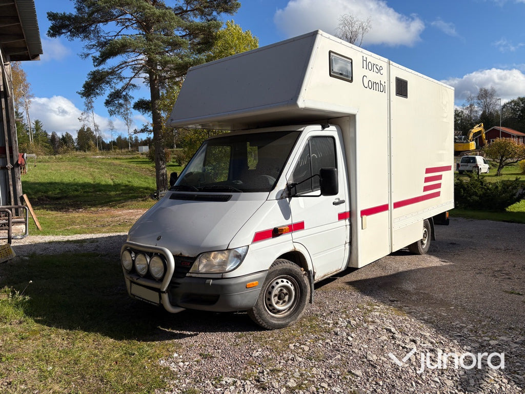 Hästtransport Mercedes-Benz 316 CDI - Alkovenas: foto 1 Hästtransport Mercedes-Benz 316 CDI - Alkovenas: foto 1