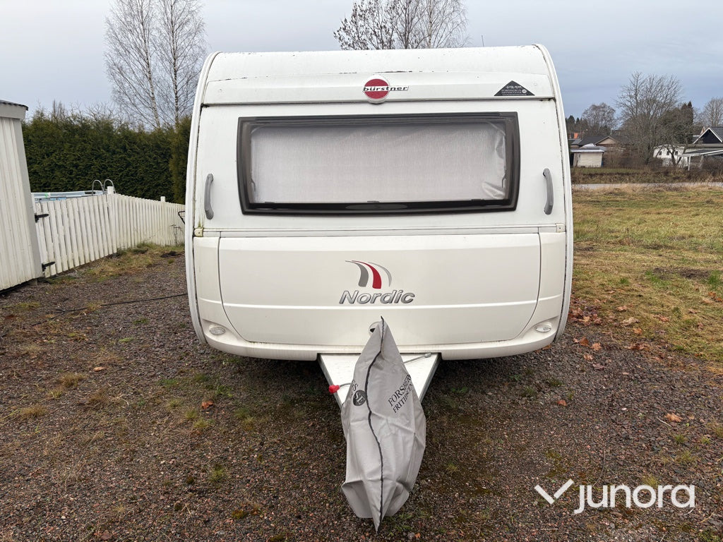 Husvagn - BÜRSTNER GMBH Averso Nordic - Prikabinamas namelis: foto 2 Husvagn - BÜRSTNER GMBH Averso Nordic - Prikabinamas namelis: foto 2