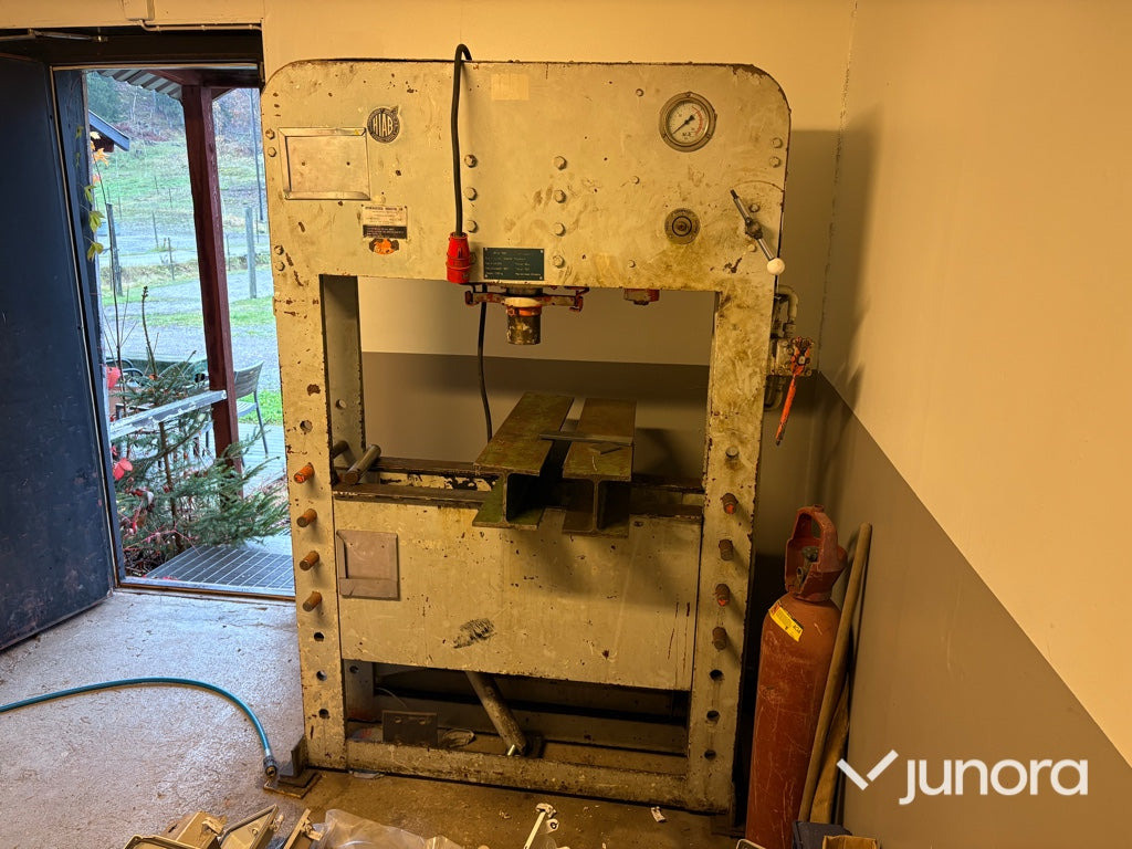 Hydraulpress - Hiab H100E, 100 ton - Metalo apdirbimo staklės: foto 1 Hydraulpress - Hiab H100E, 100 ton - Metalo apdirbimo staklės: foto 1