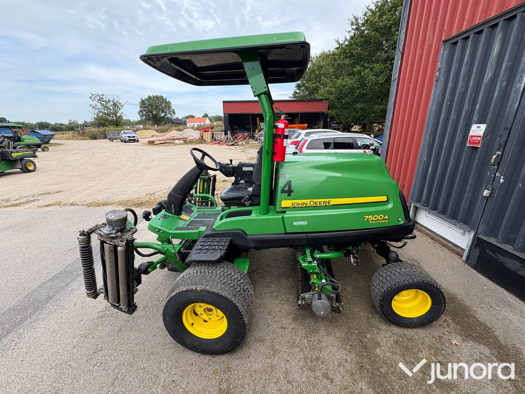 John Deere fairway-klippare 7500A E-Cut Hybrid - Vejapjovė: foto 4 John Deere fairway-klippare 7500A E-Cut Hybrid - Vejapjovė: foto 4