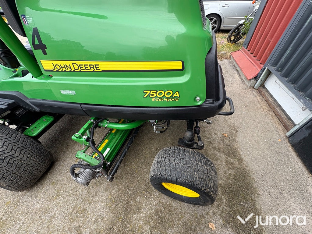 John Deere fairway-klippare 7500A E-Cut Hybrid - Vejapjovė: foto 5 John Deere fairway-klippare 7500A E-Cut Hybrid - Vejapjovė: foto 5